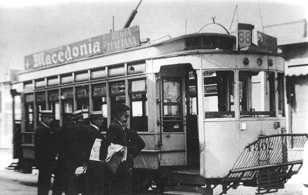 Sobre vías y con troley. “El 88”
