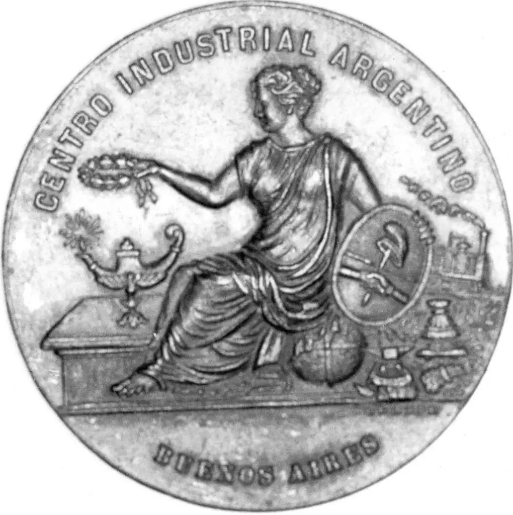 El arrojo y abnegación del marino Juan L. Vucassovich