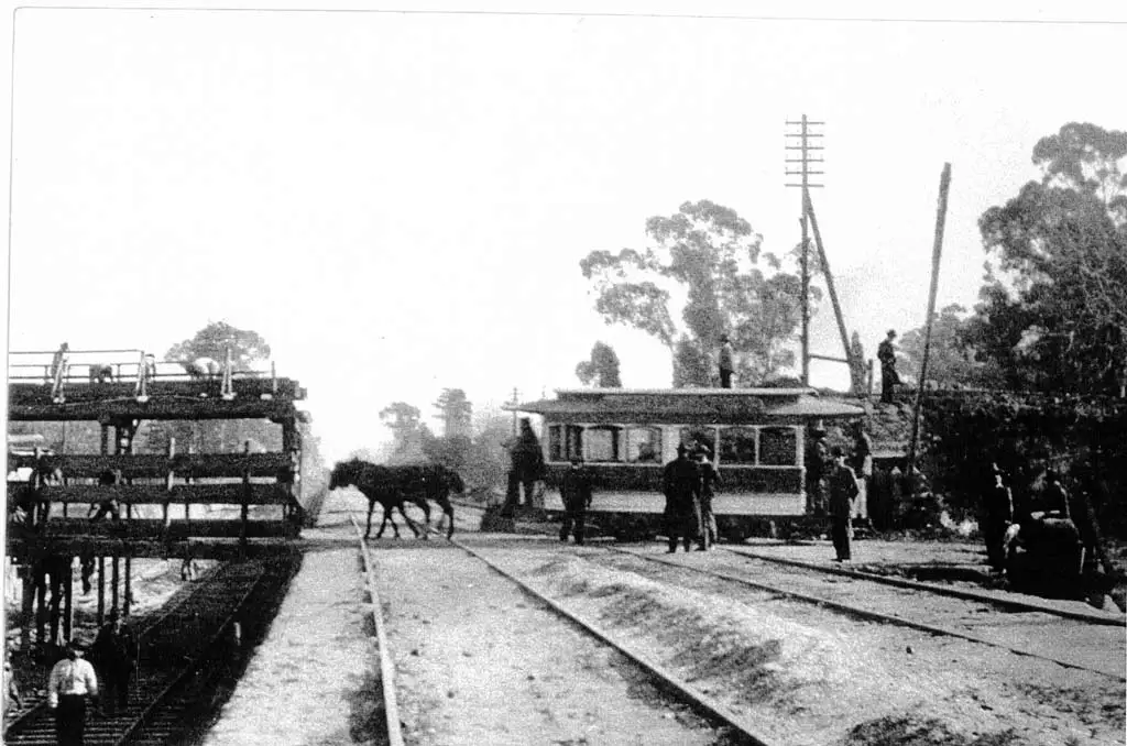Sobre vías y con troley: El tramway rural