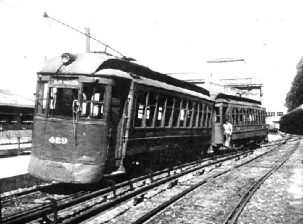 Sobre vías y con troley: El tranvía verde