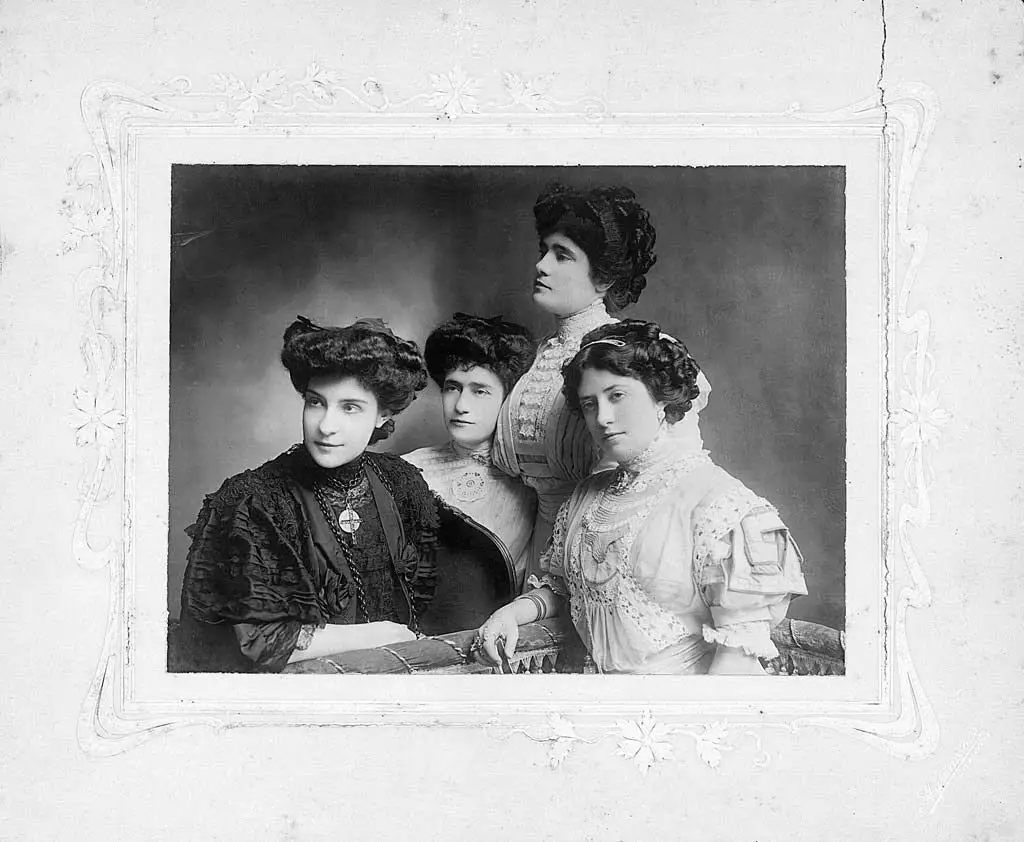 Breve relato sobre dos protagonistas de la historia porteña: la fotografía y la mujer