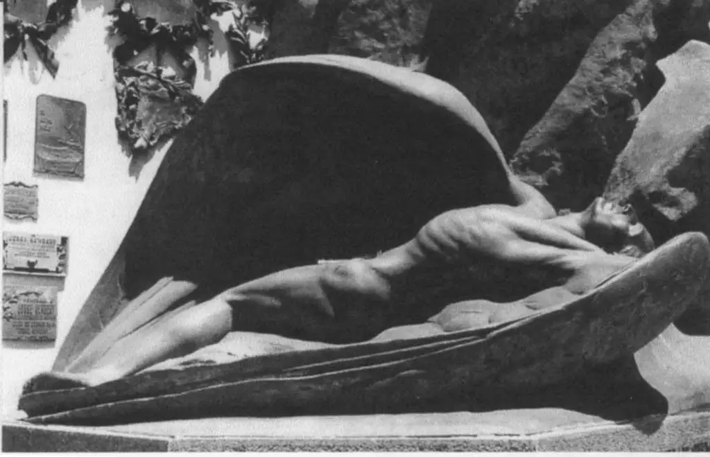 El monumento de Jorge Newbery en el Cementerio de la Chacarita